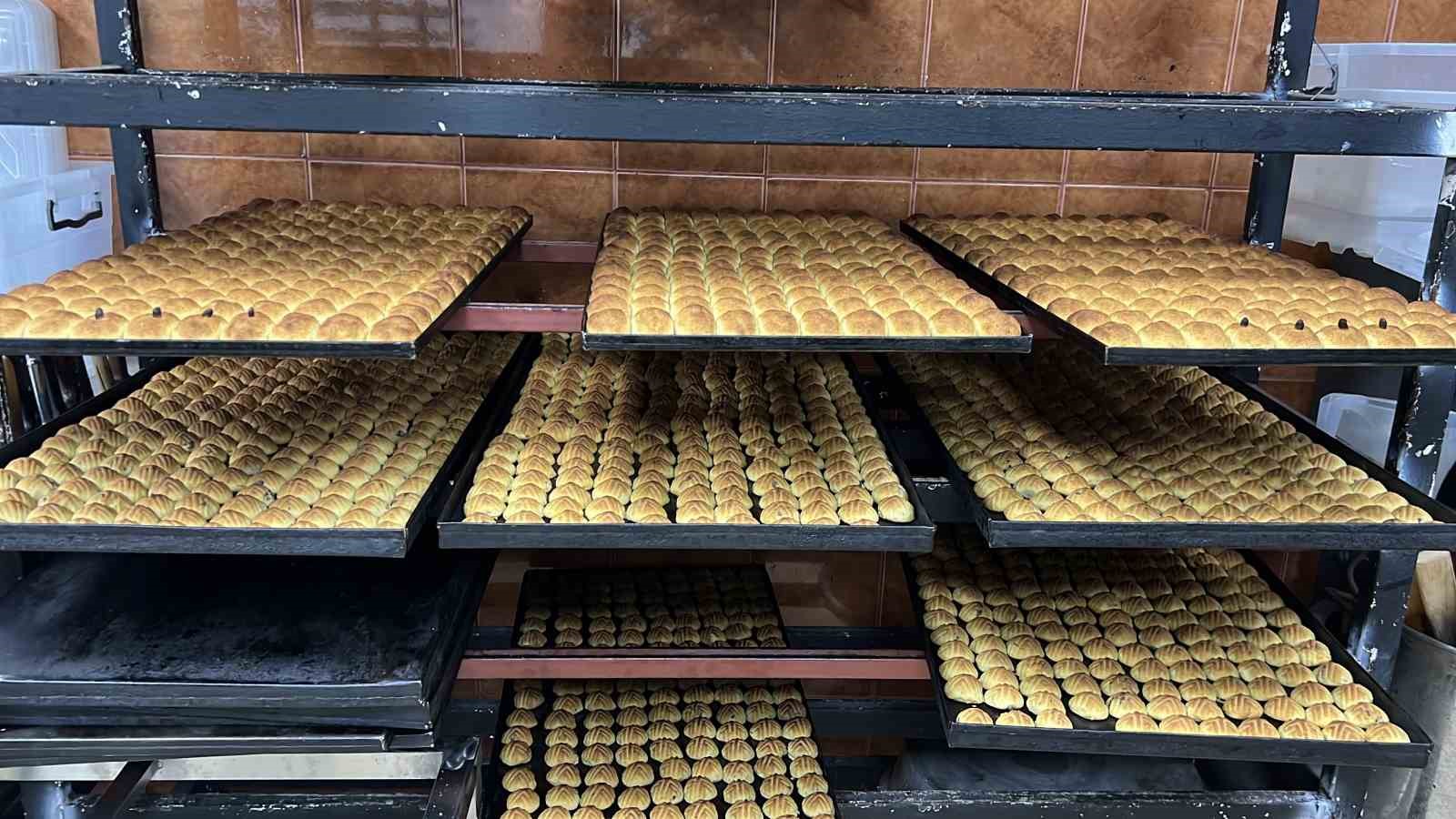 ramazanin ilk gununde mersinin vazgecilmez tatlisi kerebice yogun ilgi 4 zuLrg2OQ