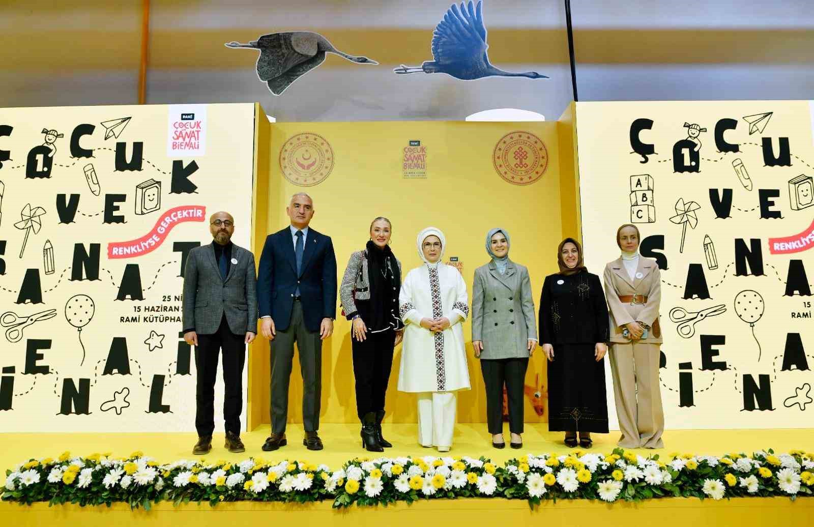 rami cocuk ve sanat bienali kapilarini acti 3 kJ4GQQXZ