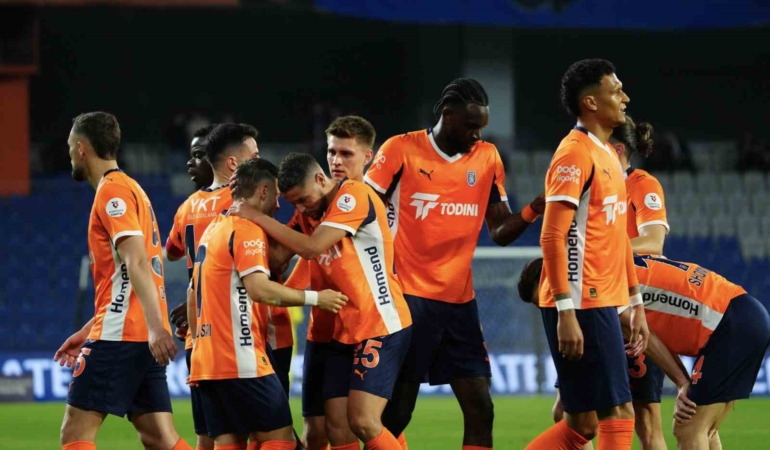rams-basaksehir-avrupa-kupalari-icin-trabzonsporu-bekliyor-RfWk69Xw.jpg