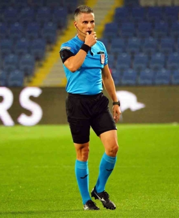 rams-basaksehir-galatasaray-macinin-vari-sarper-baris-latife-oldu-etbgFryc.jpg