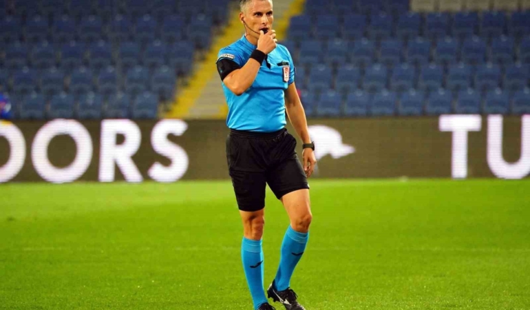 rams-basaksehir-galatasaray-macinin-vari-sarper-baris-latife-oldu-etbgFryc.jpg