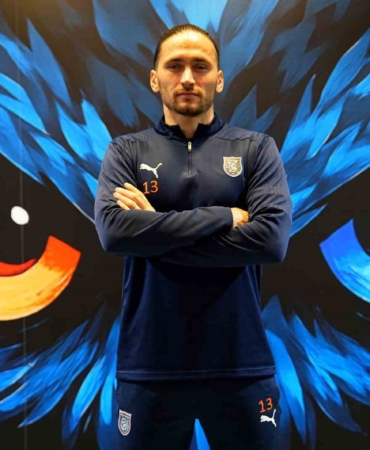 rams-basaksehir-miguel-crespo-ile-yollarini-ayirdi-vgYfEyWv.jpg