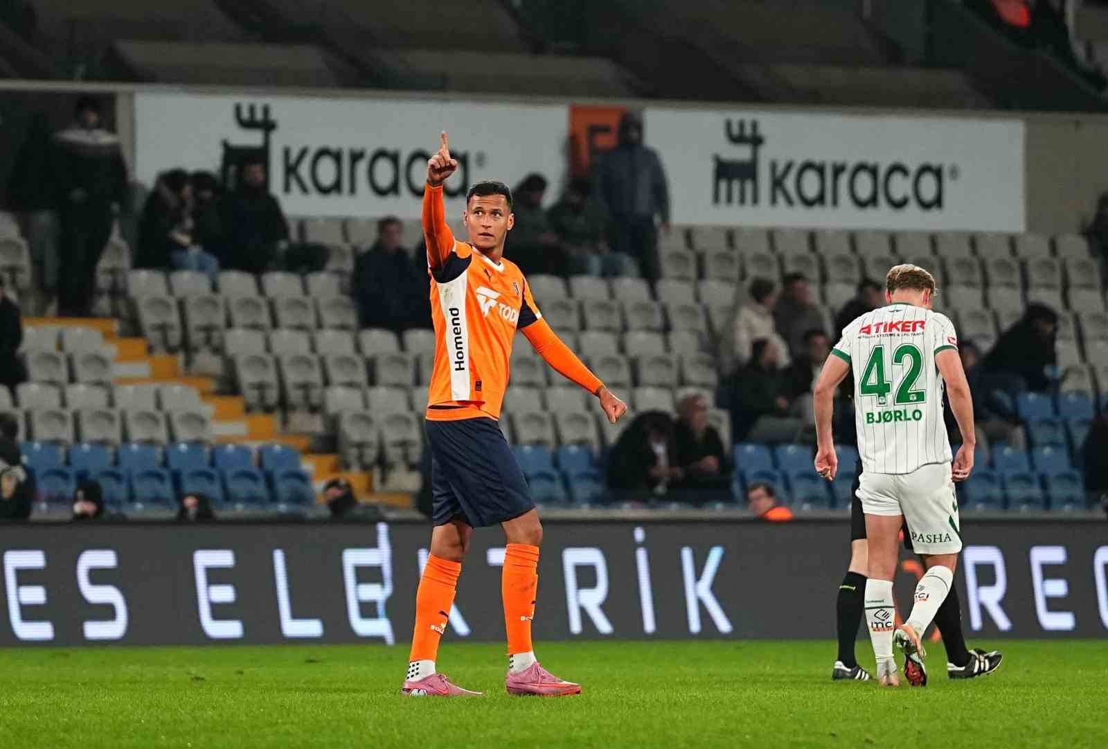 rams basaksehir son dakikalarda buldugu golle hedefini surdurdu 1 IAPmYDGl