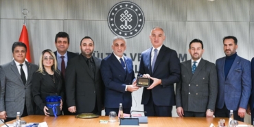 ratem-bakan-ersoyu-ziyaret-ederek-sektordeki-guncel-gelismeler-ve-gelecek-doneme-iliskin-beklentileri-konustu-EjLHUBun.jpg