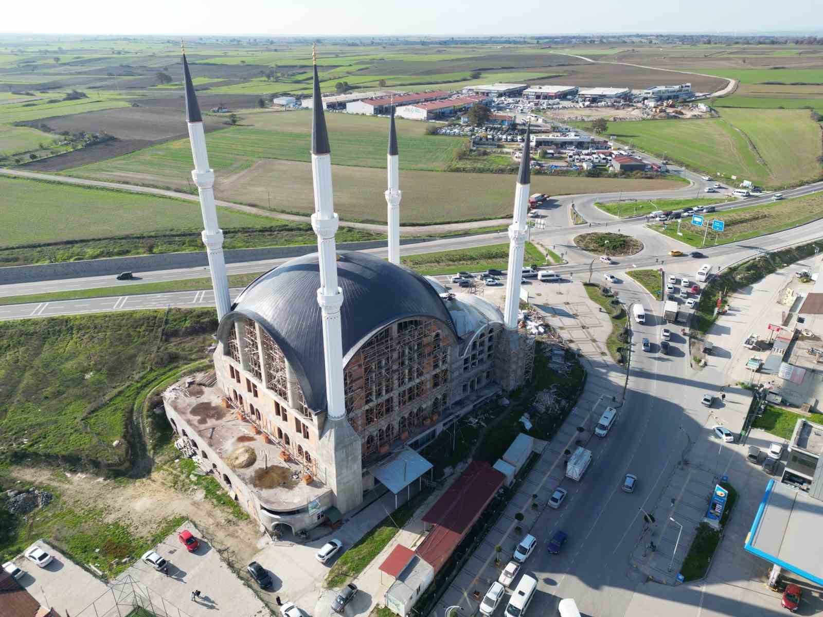 Ravza Camii yapımında iskeleden düşen işçi hayatını kaybetti 5 ravza camii yapiminda iskeleden dusen isci hayatini kaybetti 1 JR8TeTHr