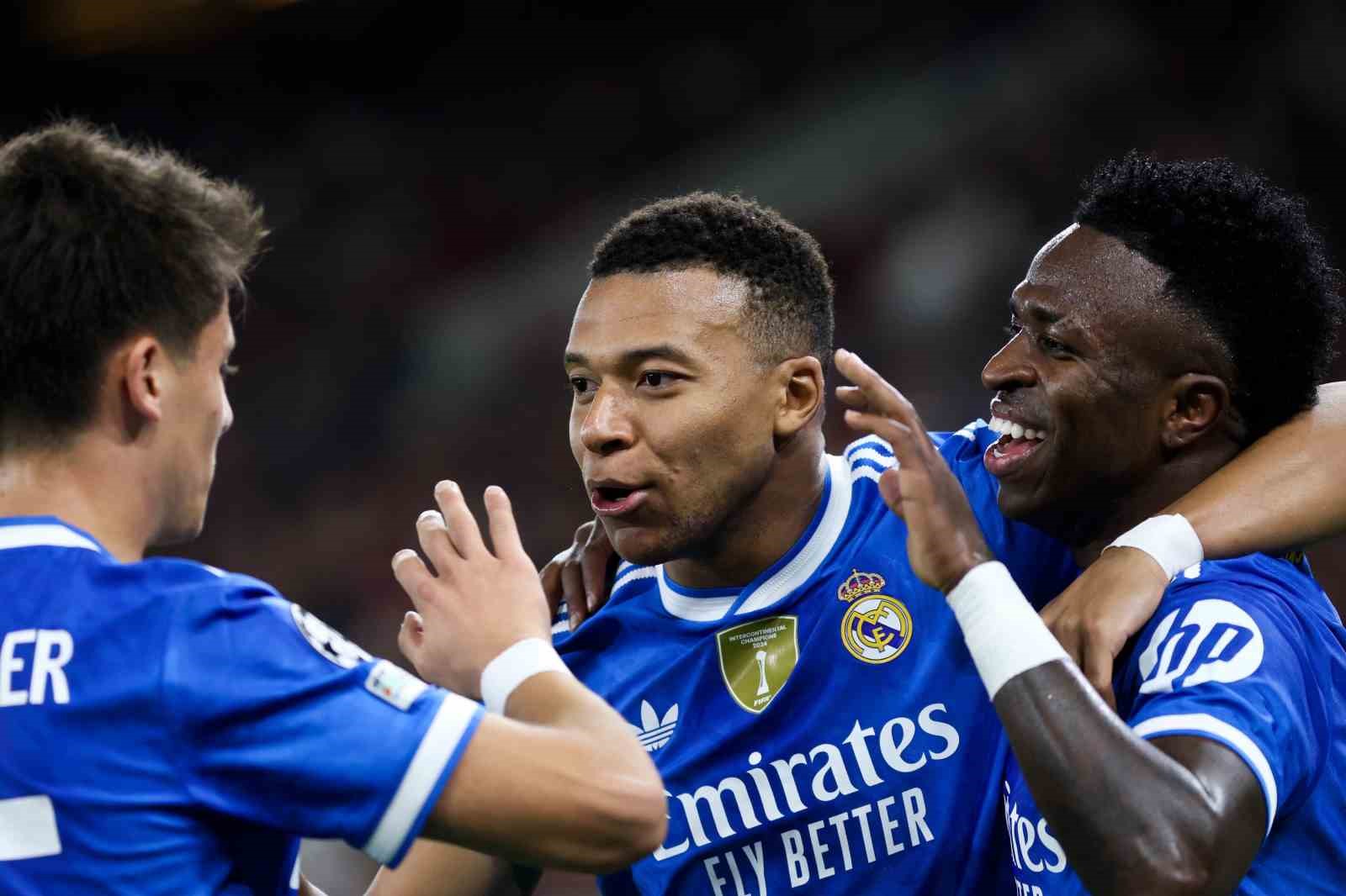 real madrid mbappenin 4 goluyle kazandi 2 L7r7b89S