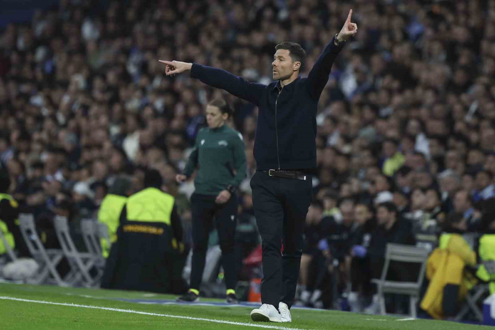 real madrid xabi alonso ile yollarini ayirdi 2 MkW3VJ3O