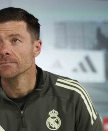 real-madrid-xabi-alonso-ile-yollarini-ayirdi-rNU1etOT.jpg