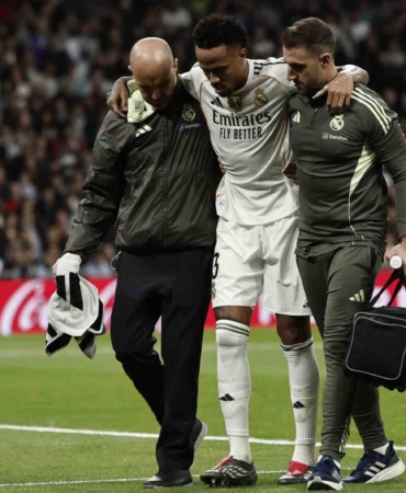 real-madridde-eder-militao-4-ay-sahalardan-uzak-kalacak-axCdyPi9.jpg