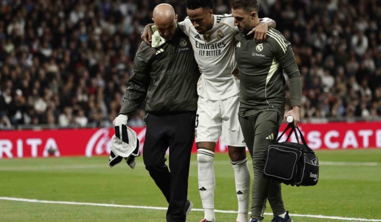 real-madridde-eder-militao-4-ay-sahalardan-uzak-kalacak-axCdyPi9.jpg