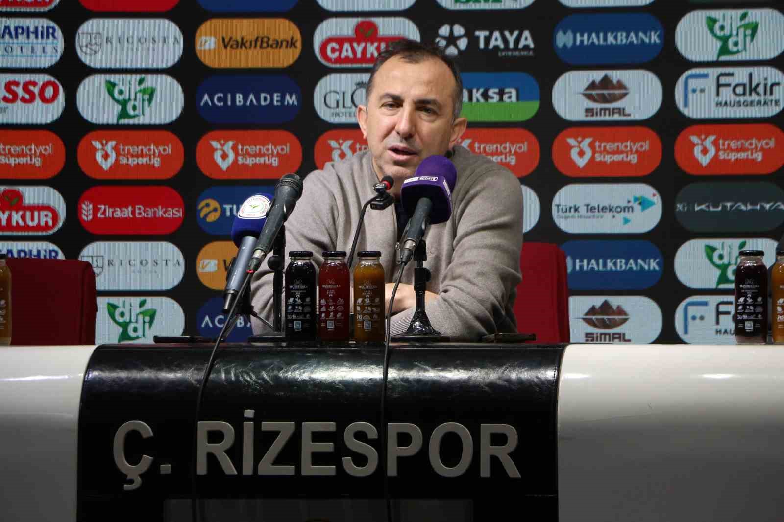 Recep Uçar: "İlk defa 3 maç üst üste gol yemeden galip gelerek taraftarlarımızı mutlu ettik" 4 recep ucar ilk defa 3 mac ust uste gol yemeden galip gelerek taraftarlarimizi mutlu Ufhue7MQ