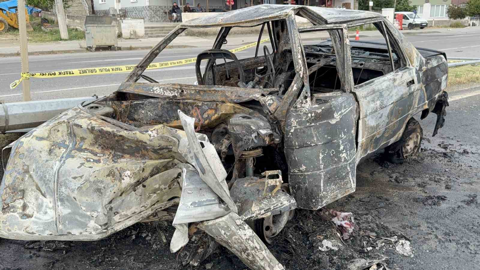 refakatci olarak hastaneye giderken kazada hayatini kaybetti 4 4uPcw4kk