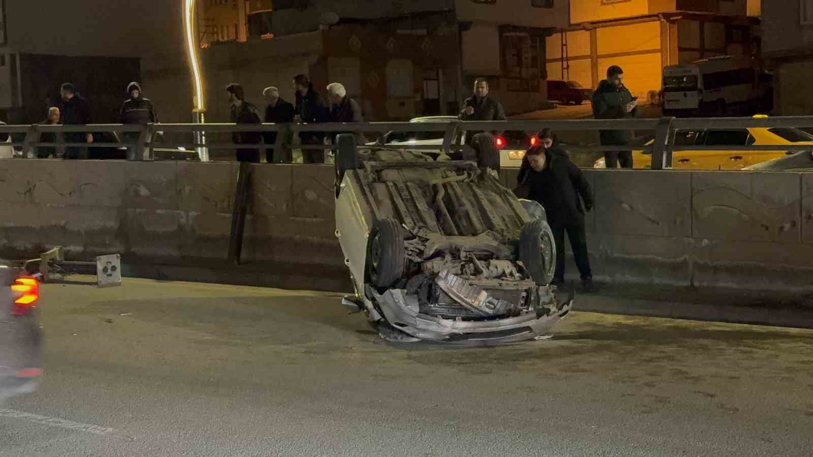 refujdeki direge carparak karsi seride gecen otomobil takla atti 2 yarali 1 VRH5Gm88