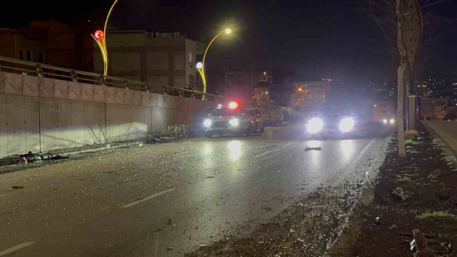 refujdeki direge carparak karsi seride gecen otomobil takla atti 2 yarali 2 ewNmp8th