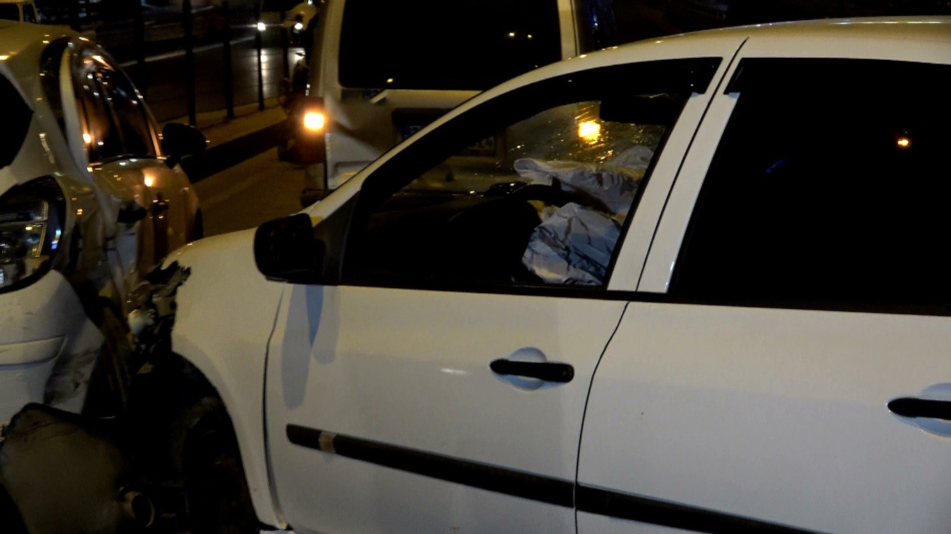 refuje carpan arac zincirleme kazaya sebep oldu 1 yarali 3 pvhEKJZr