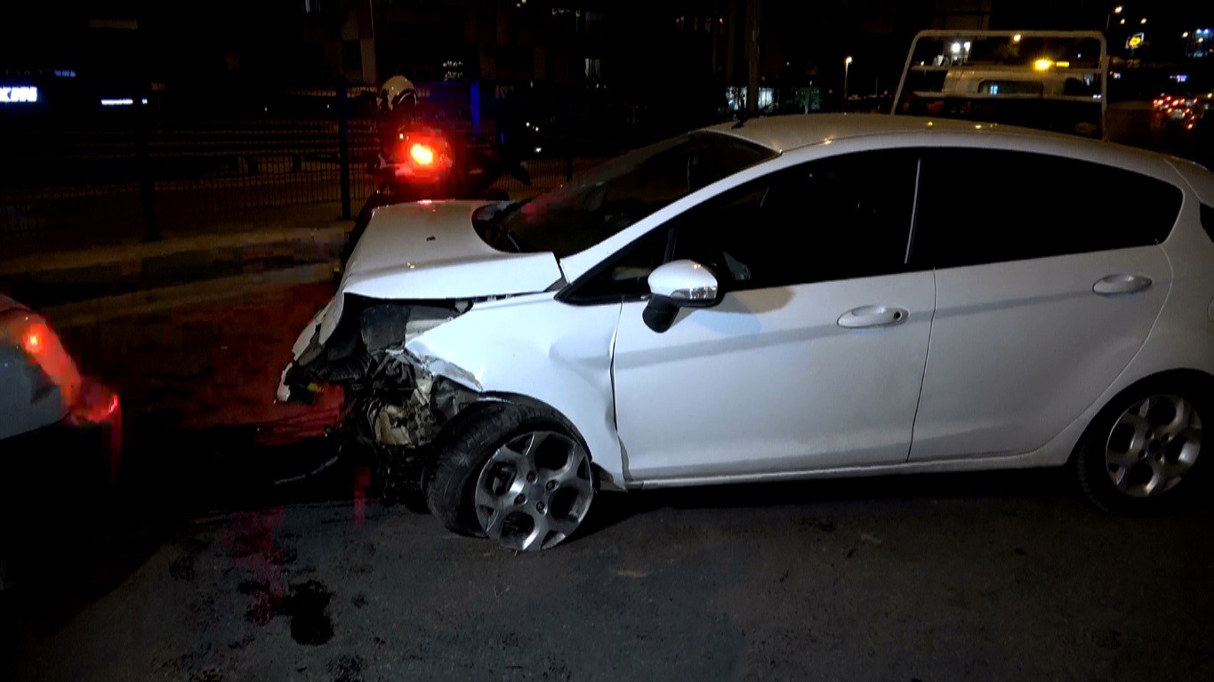 refuje carpan arac zincirleme kazaya sebep oldu 1 yarali 4