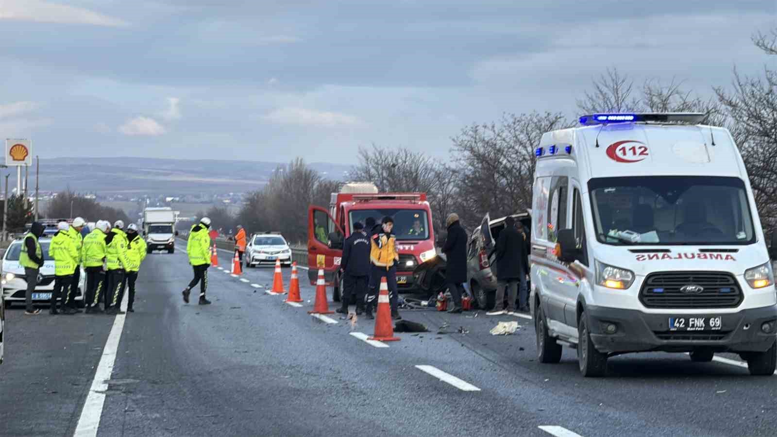 refuje carpan hafif ticari arac ile tir carpisti 1 olu 1 D99L5aHV