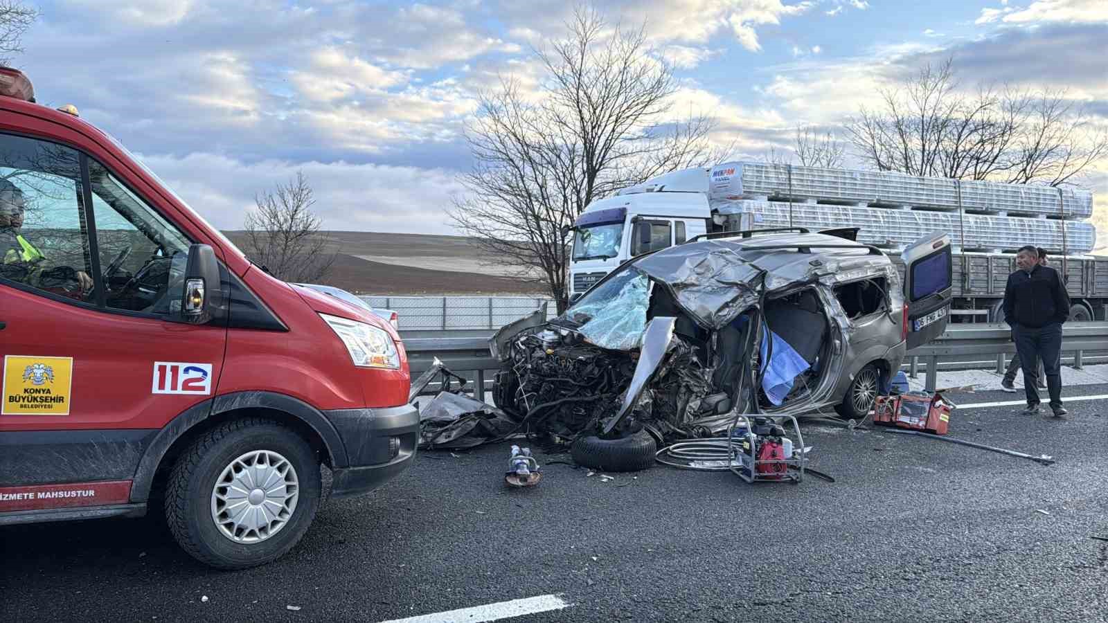 refuje carpan hafif ticari arac ile tir carpisti 1 olu 2 yD1VaG6C