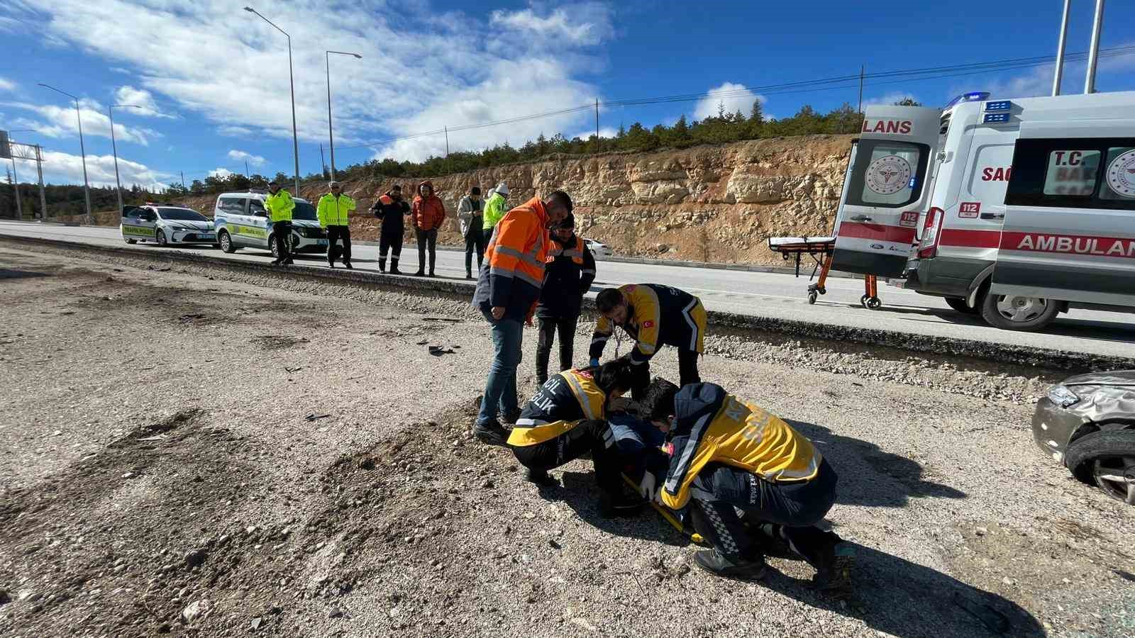 refuje carpan otomobil sarampole takla atti 1 yarali 1 Y4SHG5Y1