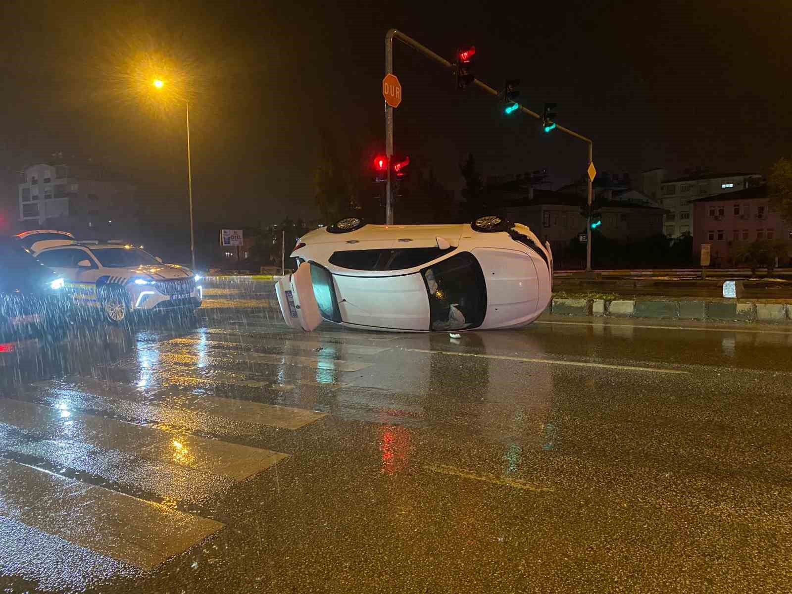 refuje carpip yan yatan otomobilde bulunanlarin burnu bile kanamadi 1 AYST5uTt