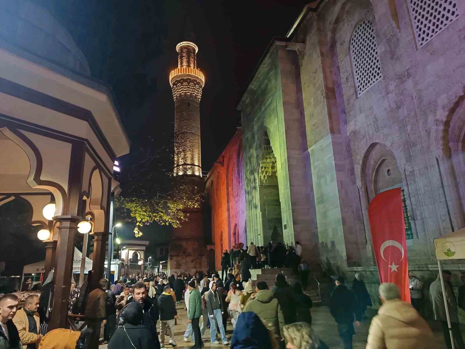 regaip kandilinde bursalilar ulu camide bulustu 1 lR2uUajn