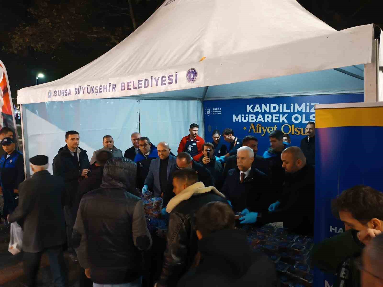 regaip kandilinde bursalilar ulu camide bulustu 4 26ztYYQ2