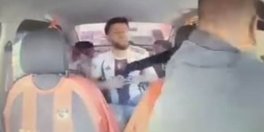 rehin-alinan-taksicinin-cesur-mudahalesi-kamerada-JAZ6dSHE.jpg