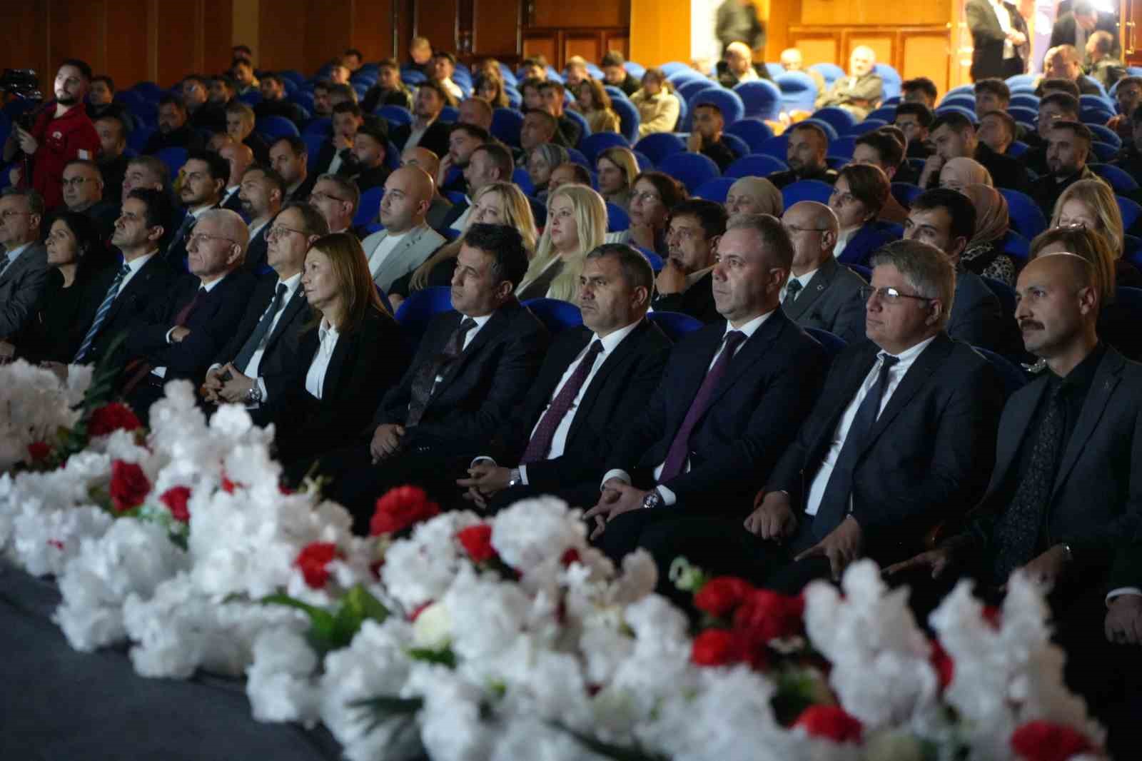 rektor aydin tum insanligin turk milletinin adaletle hayat bulan kudretine ihtiyaci var 1 awn6LDei