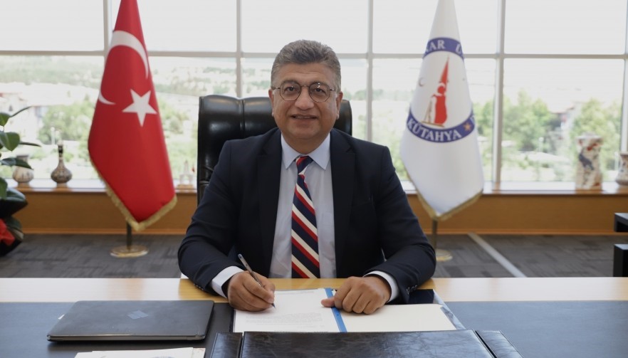 rektor prof dr suleyman kiziltoprak turk bayragi ozgurluk destanidir 0 W63zMWQQ