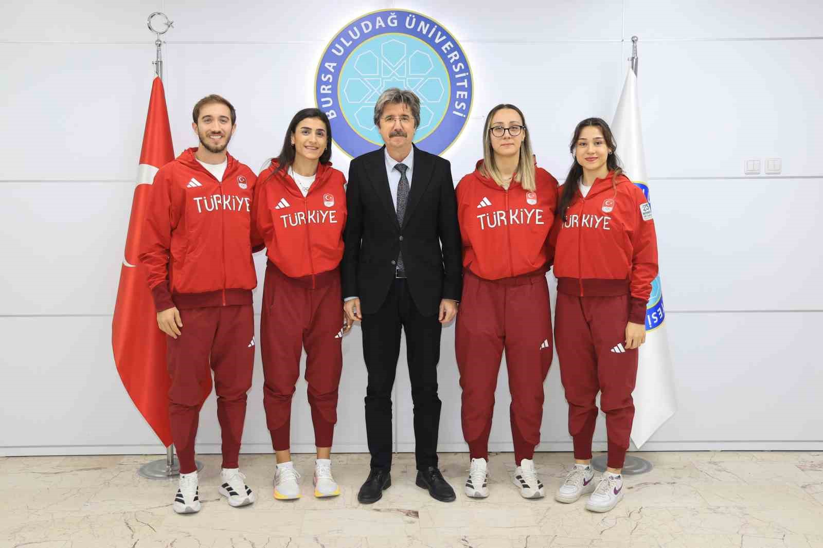 rektor yilmazdan basarili sporculara ozel tebrik 1 25Jh8Imc
