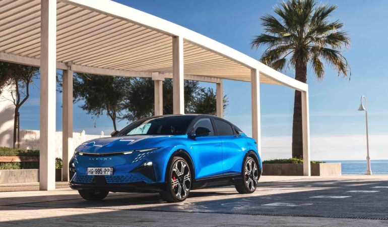 renaulttan-yilin-ilk-yarisinda-74-bin-129-adet-satis-sxbd8ymR.jpg