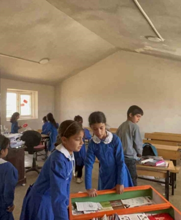 renkli-bir-okulda-okumak-istiyoruz-dediler-universiteliler-hayallerini-gercege-donusturdu-E29pBvFZ.jpg