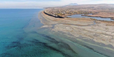 renkli-yazlardan-sessiz-col-manzarasina-van-golunun-8-yillik-degisimi-LGeJmyxb.jpg