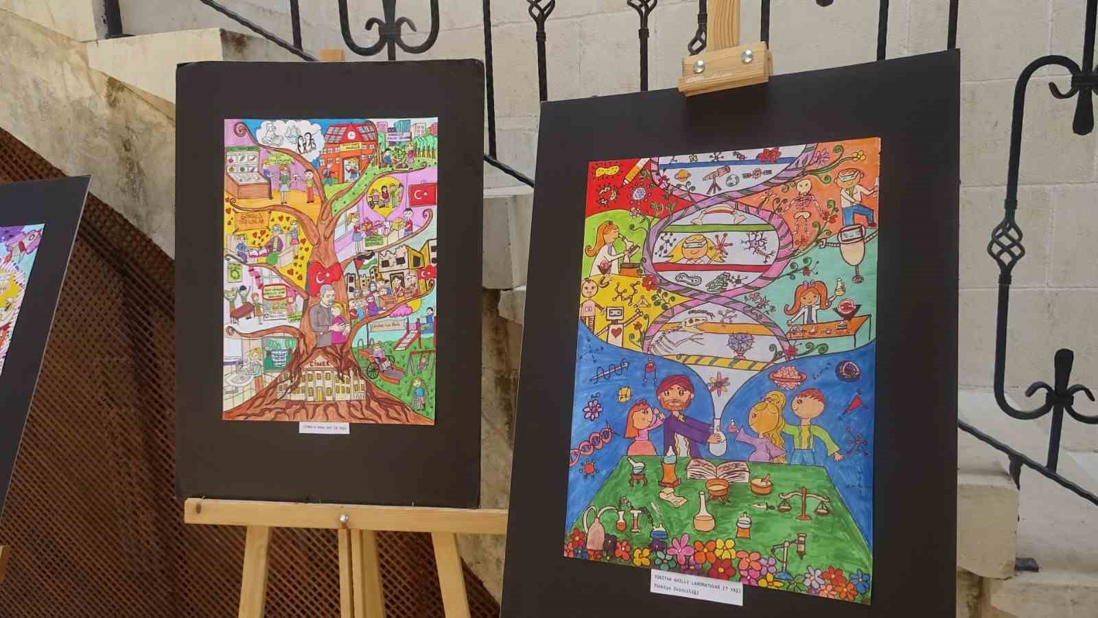 resim yapmaya 2 yasinda baslayan asya 6 yilda 62 madalya kazanarak kisisel resim sergisini BFSzKrr1