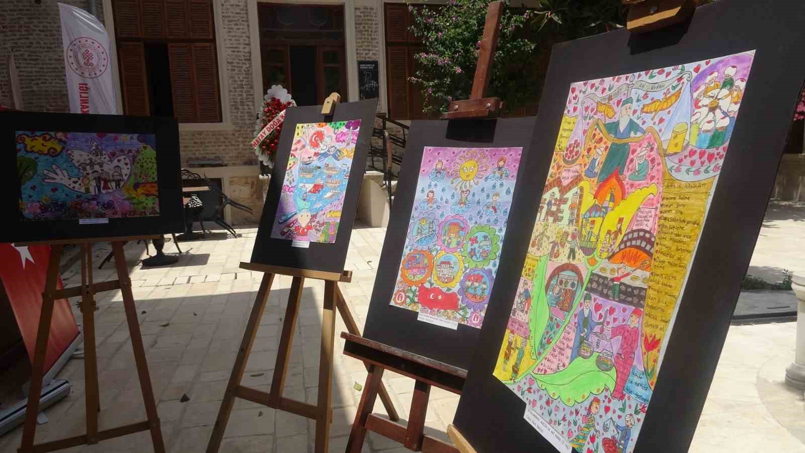 resim yapmaya 2 yasinda baslayan asya 6 yilda 62 madalya kazanarak kisisel resim sergisini
