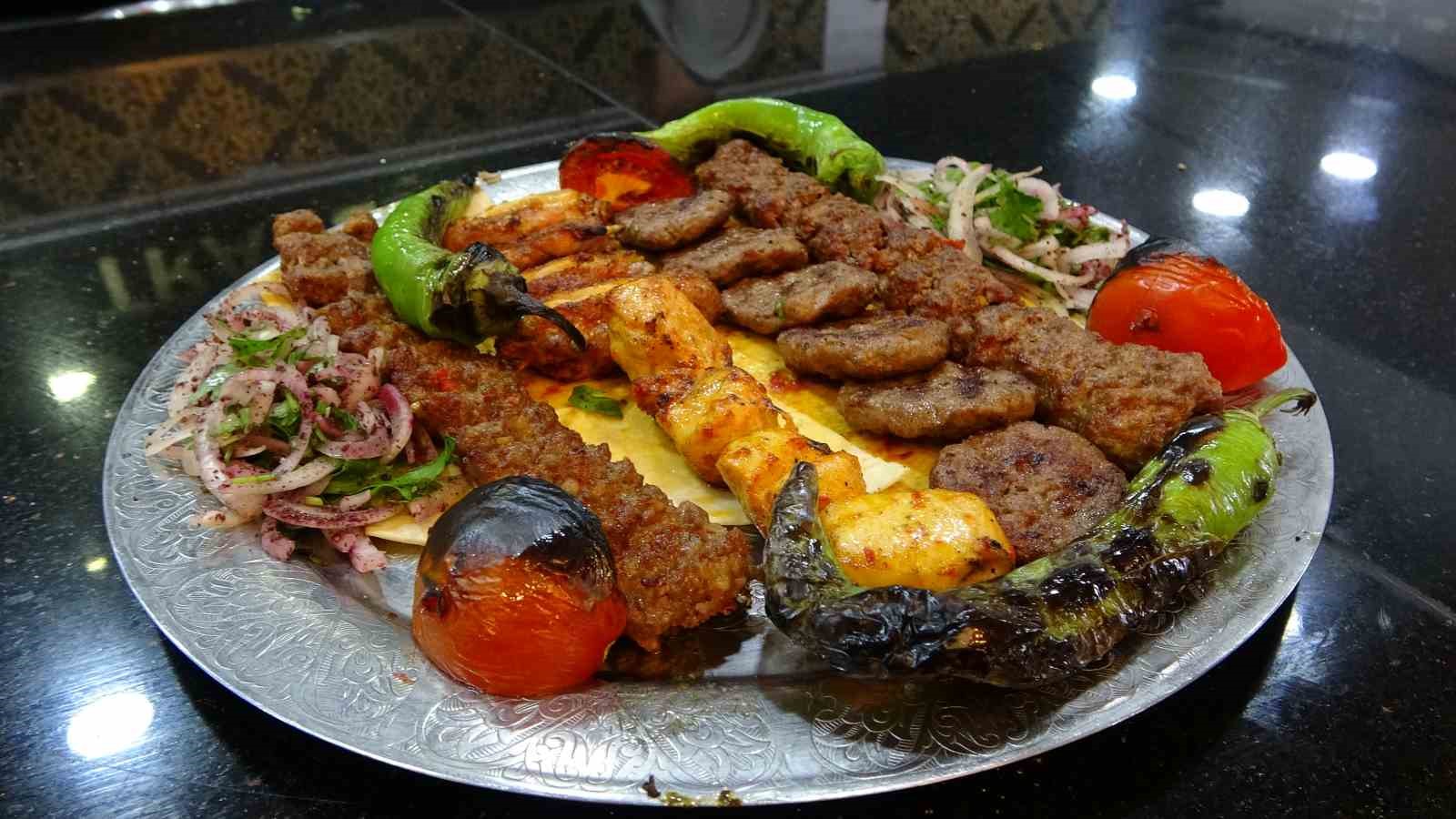 restoran sahibi yeni sistemle hem fiyatlari dusurmeyi hem de gida israfinin onune gecmeyi hedefliyor 7VwJsF1v
