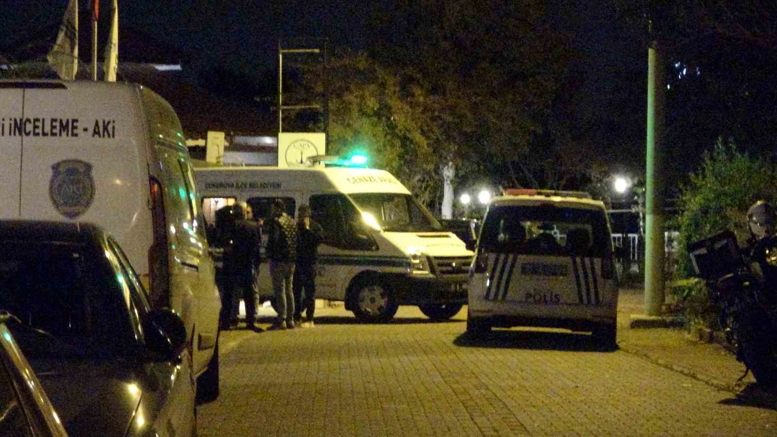restoranda once selamlastilar sonra silahlar konustu 1 olu 1 yarali 3 QjMlnmIW