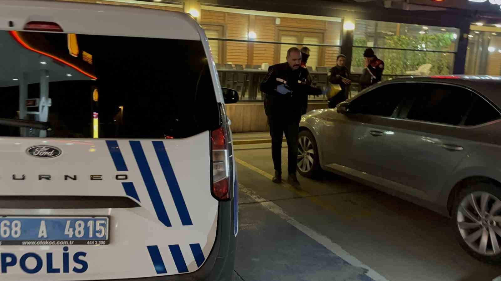 restoranda silahli kavga 1 yarali 3 UJXPnKUO