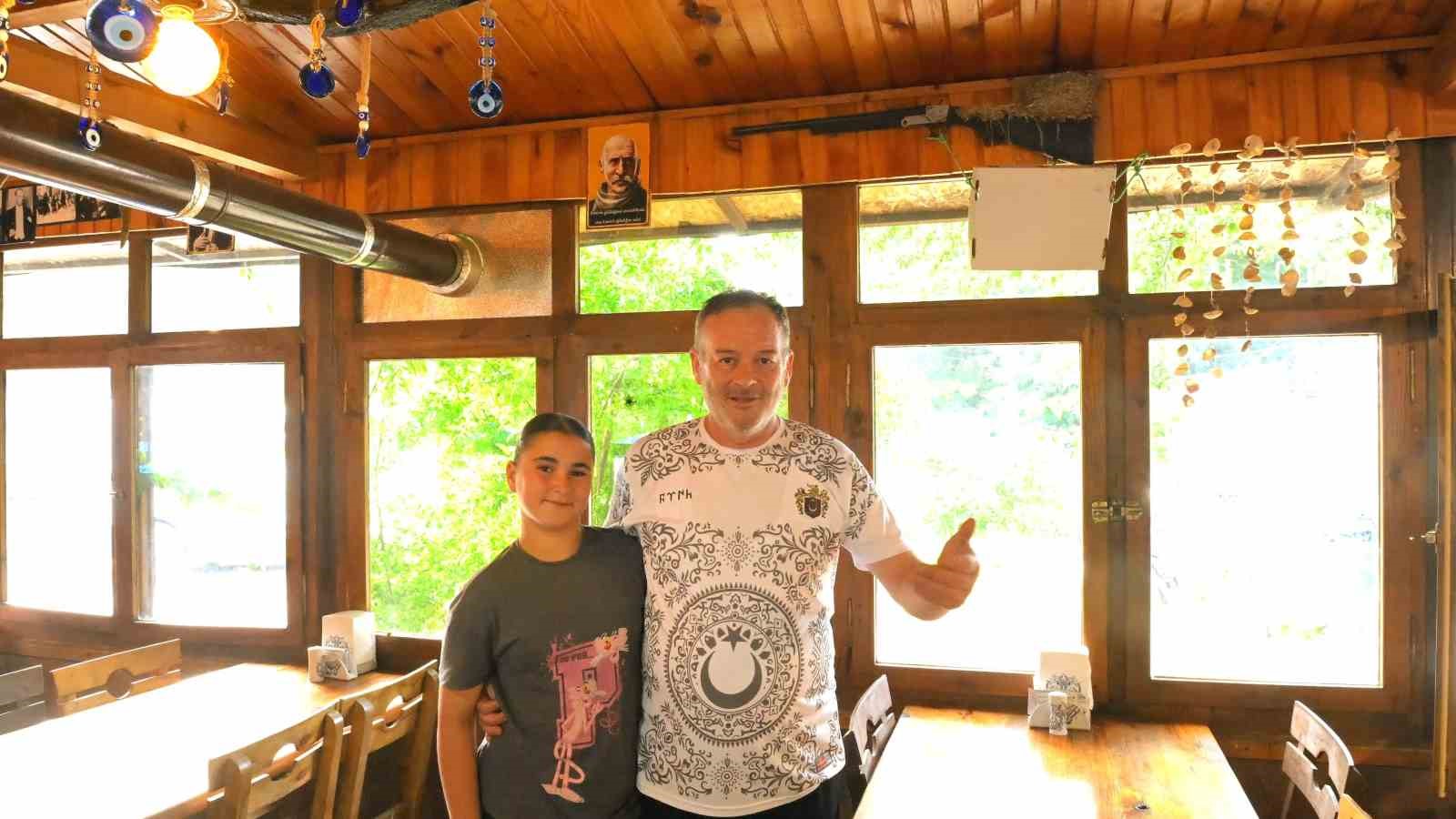 Restoranın en şirin misafirleri 5 restoranin en sirin misafirleri 1 n71CkJqz