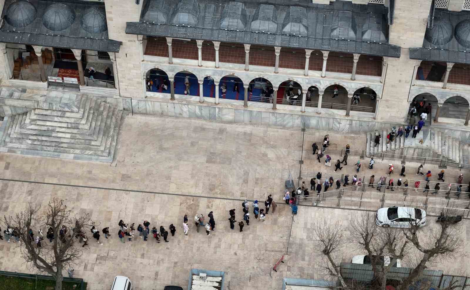 restorasyonu tamamlanan sultanahmet camiine ziyaretci akini 1 B9GQUkpr