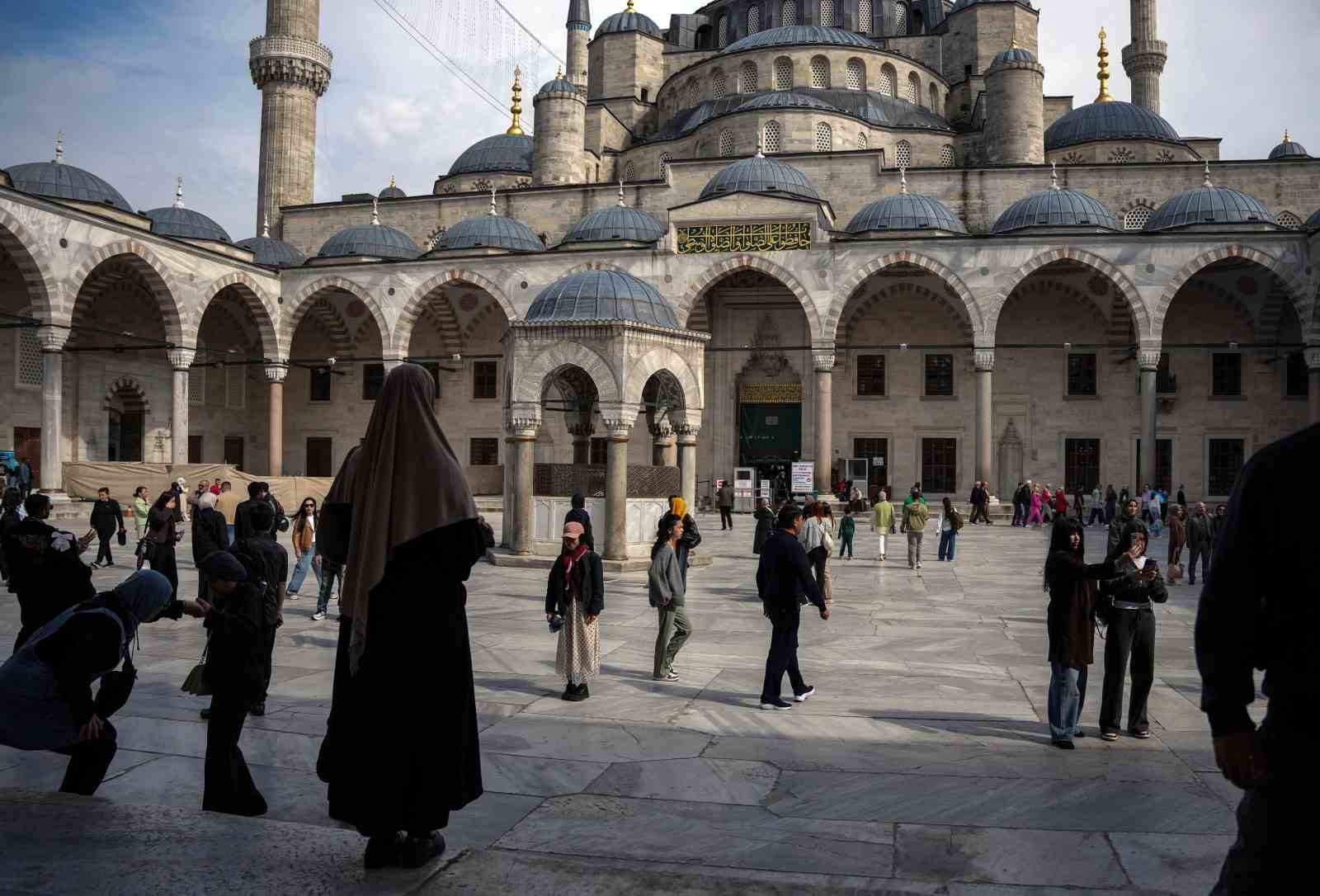 restorasyonu tamamlanan sultanahmet camiine ziyaretci akini 3 QaPF5t7T