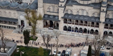 restorasyonu-tamamlanan-sultanahmet-camiine-ziyaretci-akini-gwFxI8AR.jpg
