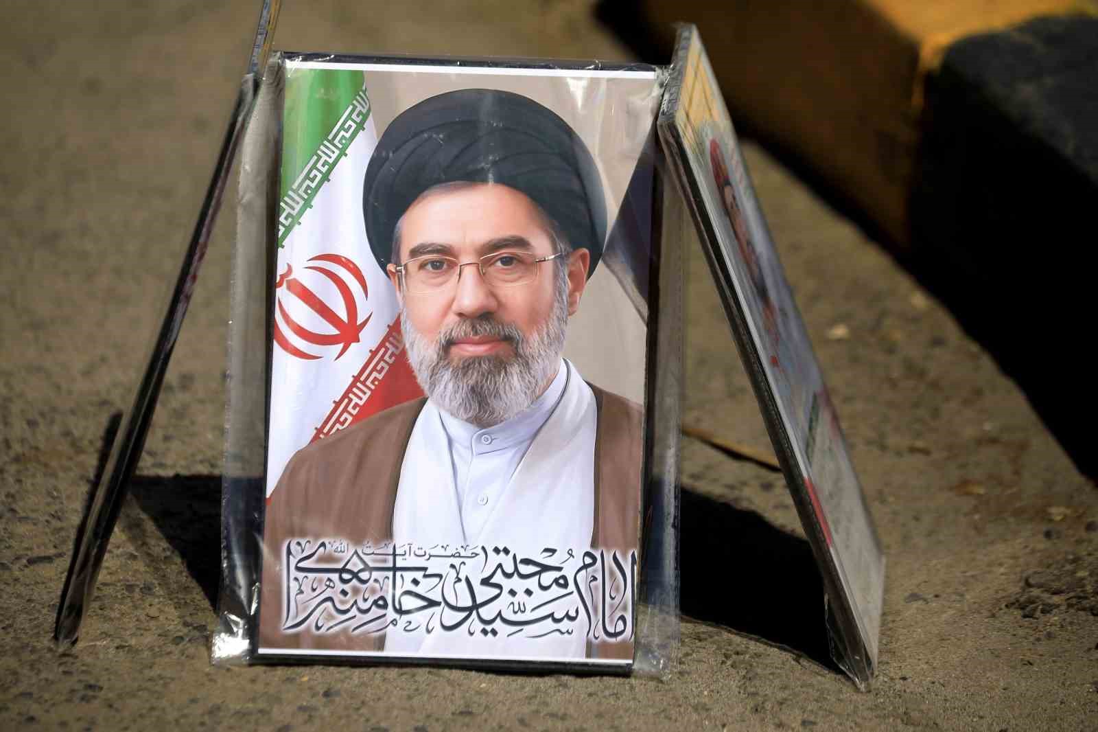 reuters iran dini lideri hamaneyin yuzu taninmaz halde 0 reMU91EB