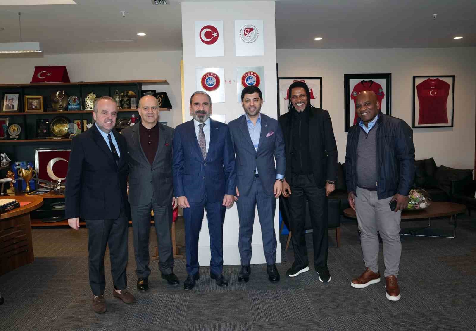 Rigobert Song, Başkan Hacıosmanoğlu ve Başkan Vekili Otyakmaz’ı ziyaret etti 4 rigobert song baskan haciosmanoglu ve baskan vekili otyakmazi ziyaret etti 0 8CUjpbJ9