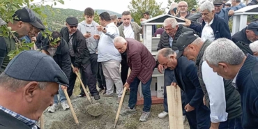riza-calimbayin-annesi-son-yolculuguna-ugurlandi-DsNSFbwJ.jpg