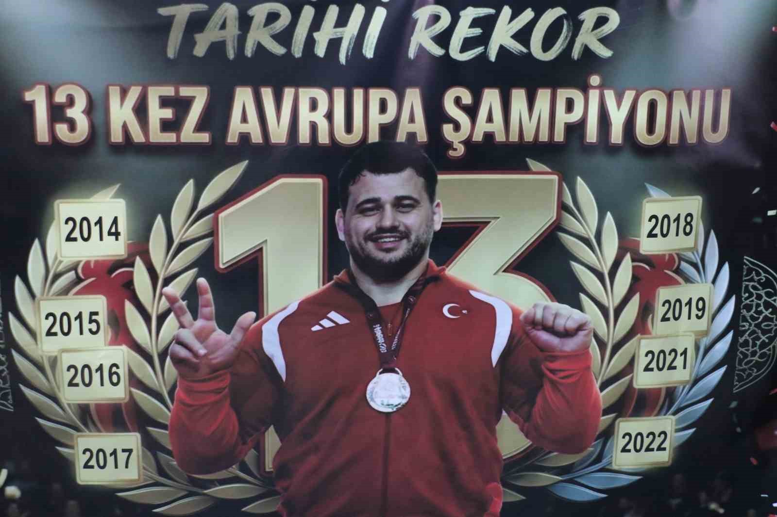 riza kayaalp ve gures milli takimi yurda dondu 3 thjFrSEZ