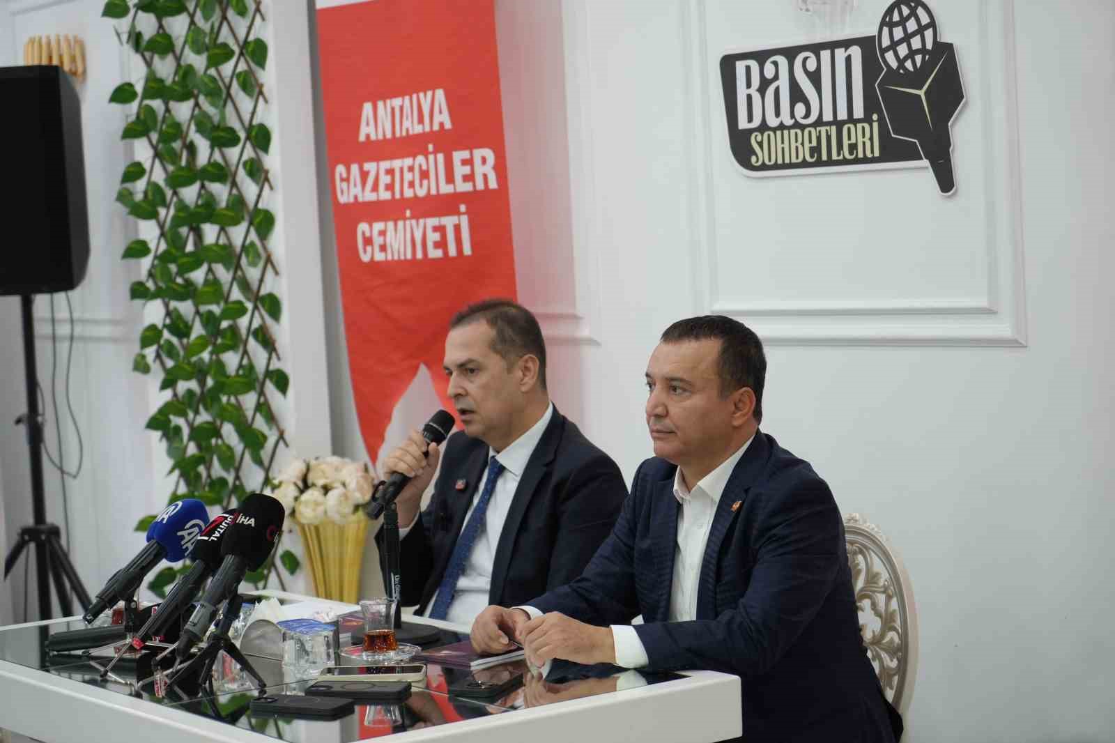 Rıza Perçin: "Antalyaspor için biraz dilenci olduk, 35 milyon Dolar’dan fazla borç var" 8 riza percin antalyaspor icin biraz dilenci olduk 35 milyon dolardan fazla borc var 4 sKRIf8Sz