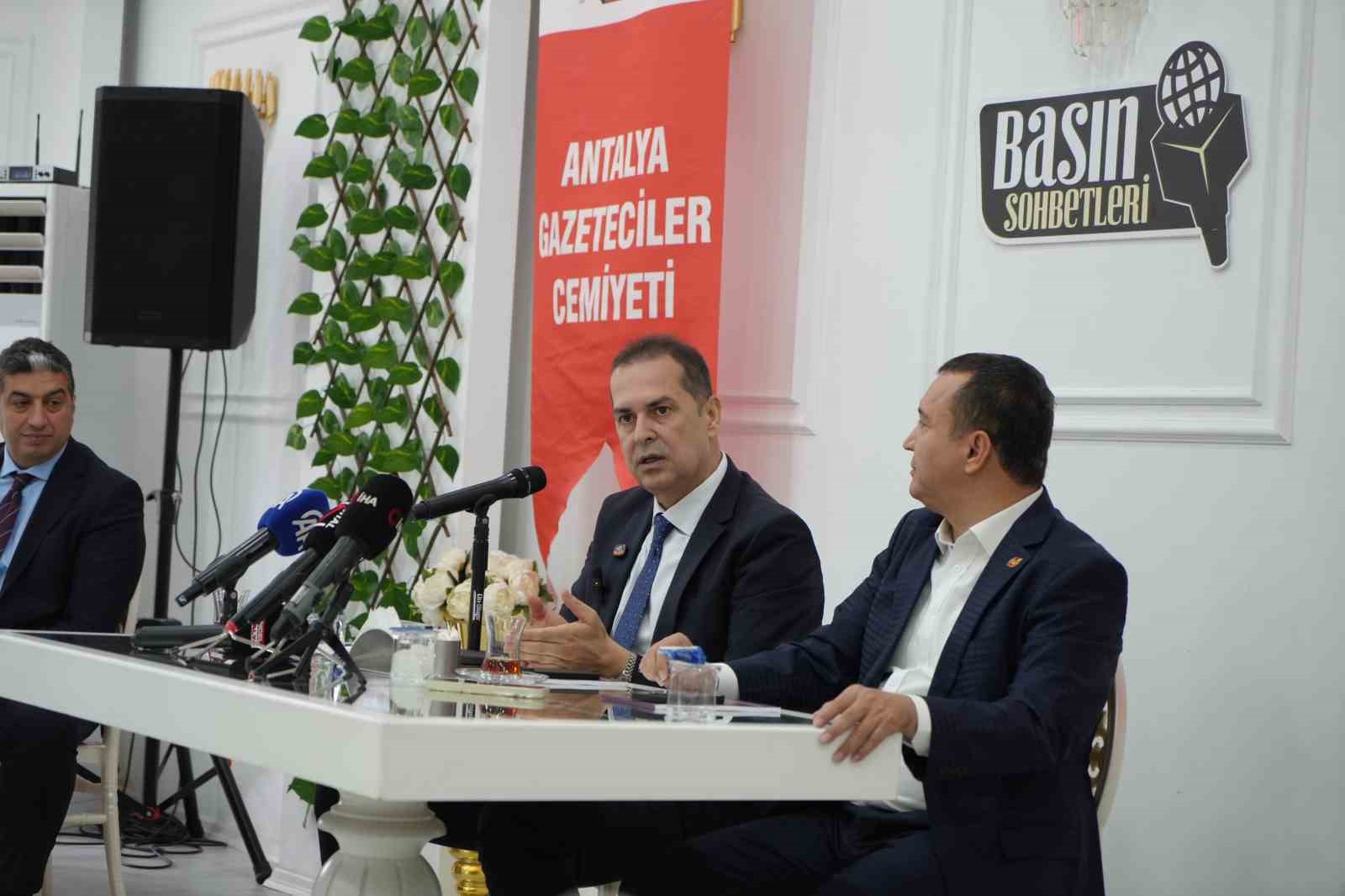 Rıza Perçin: "Antalyaspor için biraz dilenci olduk, 35 milyon Dolar’dan fazla borç var" 10 riza percin antalyaspor icin biraz dilenci olduk 35 milyon dolardan fazla borc var 6 rJNYGdSk