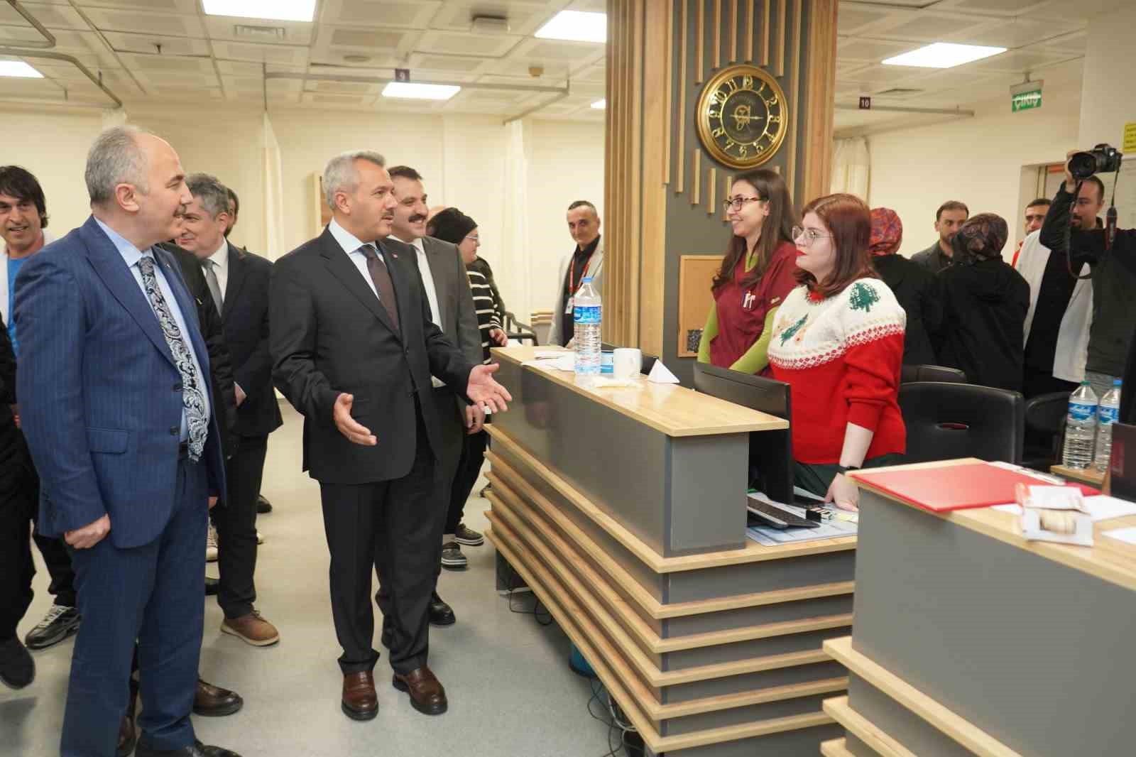Rize protokolünden yeni yıla çalışarak girenlere ziyaret 4 rize protokolunden yeni yila calisarak girenlere ziyaret 0 ROkDG7Y2