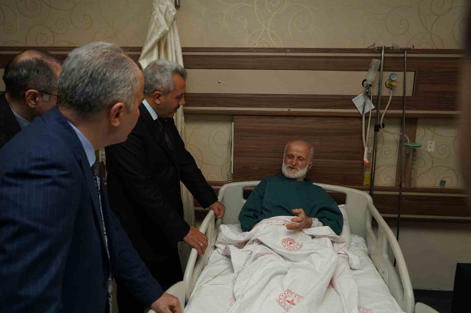 Rize protokolünden yeni yıla çalışarak girenlere ziyaret 7 rize protokolunden yeni yila calisarak girenlere ziyaret 3 BTUhBKH3